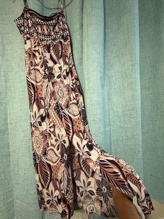 Angie Dresses & Skirts - Angie Printed Square Neckline Lace Up Back Spaghetti Straps Dress Size L. NWOT